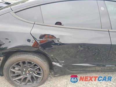 Zdjęcie 10 z 12 samochodu: 2024 TESLA MODEL 3 VIN:5YJ3E1EA8RF727777 - miniatura