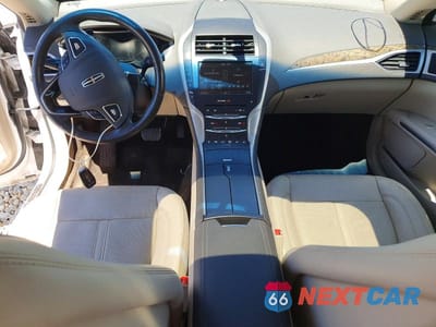 Zdjęcie 8 z 12 samochodu: 2016 LINCOLN MKZ VIN:3LN6L2J96GR615572 - miniatura