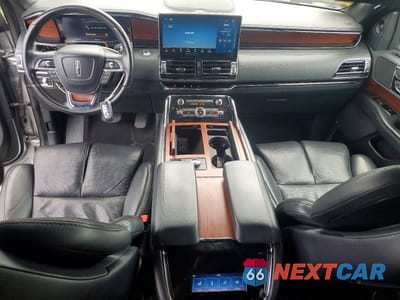 Zdjęcie 8 z 13 samochodu: 2022 LINCOLN NAVIGATOR RESERVE VIN:5LMJJ2LT9NEL05339 - miniatura