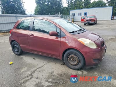 Czwarte zdjęcie samochodu z boku: 2009 TOYOTA YARIS BASE VIN:JTDJT903X95249688 - miniatura