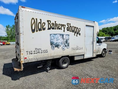 Trzecie zdjęcie samochodu z tyłu: 2016 GMC SAVANA DELIVERY TRUCK VIN:1GD37TCG1G1269773 - miniatura