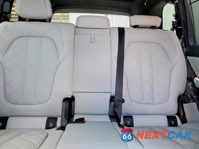 Zdjęcie 10 z 13 samochodu: 2026 BMW X7 XDRIVE40I VIN:5UX23EM06T9374702 - miniatura