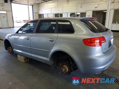 Drugie zdjęcie samochodu z przodu: 2010 AUDI A3 PREMIUM VIN:WAUBEBFM8AA106625 - miniatura