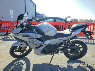 Trzecie zdjęcie samochodu z tyłu: 2025 KAWASAKI EX500 VIN:ML5EXGG15SDA70661 - miniatura