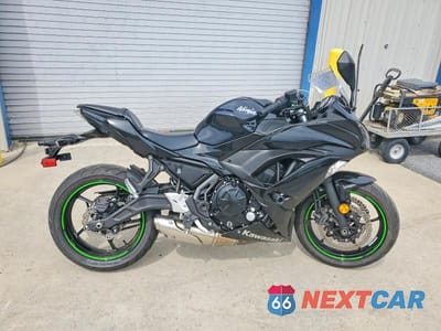 2019 KAWASAKI EX650 F JKAEXEK12KDA32977 - główne zdjęcie licytacji z USA - miniatura