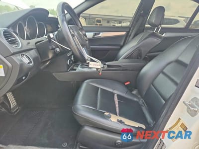 Zdjęcie 7 z 12 samochodu: 2013 MERCEDES-BENZ C 250 VIN:WDDGF4HB7DR269677 - miniatura