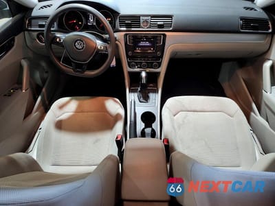 Zdjęcie 8 z 12 samochodu: 2016 VOLKSWAGEN PASSAT S VIN:1VWAS7A32GC051117 - miniatura