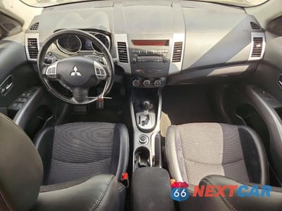 Zdjęcie 8 z 13 samochodu: 2012 MITSUBISHI OUTLANDER SE VIN:JA4JT3AW7CU023783 - miniatura