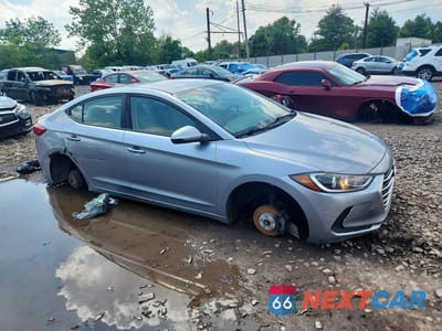Czwarte zdjęcie samochodu z boku: 2017 HYUNDAI ELANTRA SE VIN:5NPD84LFXHH091892 - miniatura