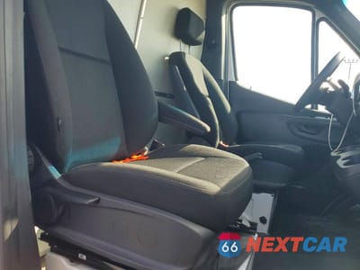 Zdjęcie 11 z 13 samochodu: 2021 MERCEDES BENZ SPRINTER 2500 VIN:W1W40CHY5MT051788 - miniatura