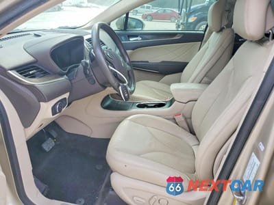 Zdjęcie 7 z 14 samochodu: 2017 LINCOLN MKC RESERVE VIN:5LMCJ3C92HUL55271 - miniatura
