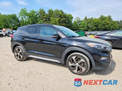 Czwarte zdjęcie samochodu z boku: 2018 HYUNDAI TUCSON VALUE VIN:KM8J3CA2XJU794296 - miniatura
