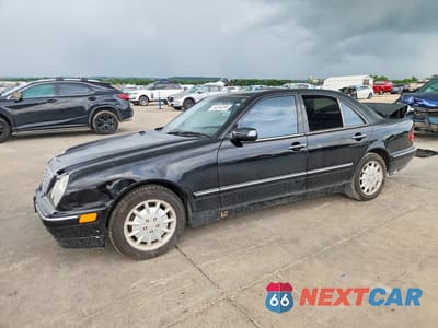2000 MERCEDES-BENZ E 320 WDBJF65J4YB061311 - główne zdjęcie licytacji z USA - miniatura