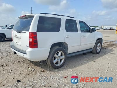 Trzecie zdjęcie samochodu z tyłu: 2008 CHEVROLET TAHOE K1500 VIN:1GNFK13028R278113 - miniatura