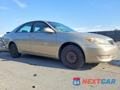 Czwarte zdjęcie samochodu z boku: 2005 TOYOTA CAMRY LE VIN:4T1BE32KX5U435274 - miniatura