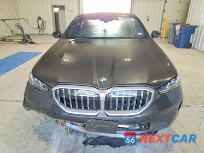 Piąte zdjęcie samochodu w środku: 2026 BMW 540 XI VIN:WBA63FJ06TCX46486 - miniatura