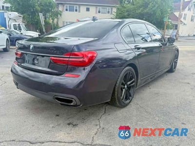 Trzecie zdjęcie samochodu z tyłu: 2018 BMW 750 XI VIN:WBA7F2C55JB238705 - miniatura