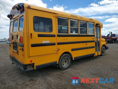 Trzecie zdjęcie samochodu z tyłu: 2010 CHEVROLET EXPRESS CU - SCHOOL BUS VIN:1GB9G5AG9A1165394 - miniatura