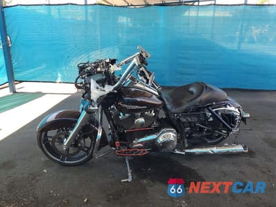 Trzecie zdjęcie samochodu z tyłu: 2014 HARLEY-DAVIDSON FLHXS STREET GLIDE SPECIAL VIN:1HD1KRM18EB676972 - miniatura