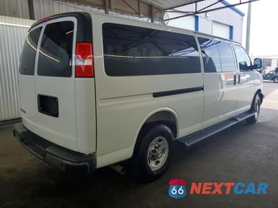 Trzecie zdjęcie samochodu z tyłu: 2025 CHEVROLET EXPRESS G3500 LT VIN:1GAZGPFP0S1259514 - miniatura