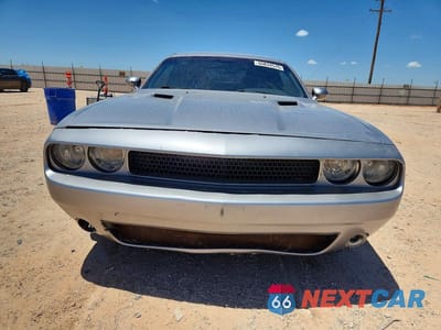 Piąte zdjęcie samochodu w środku: 2013 DODGE CHALLENGER SXT VIN:2C3CDYAG3DH632783 - miniatura