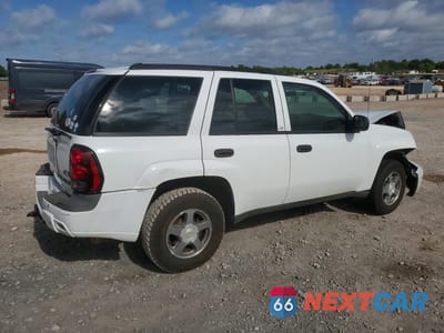 Trzecie zdjęcie samochodu z tyłu: 2004 CHEVROLET TRAILBLAZER LS VIN:1GNDS13S442259395 - miniatura