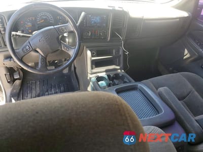 Zdjęcie 8 z 12 samochodu: 2005 CHEVROLET SILVERADO K2500 HEAVY DUTY VIN:1GCHK23225F810014 - miniatura