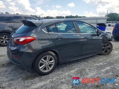 Trzecie zdjęcie samochodu z tyłu: 2017 CHEVROLET CRUZ LT VIN:3G1BE6SM3HS536273 - miniatura