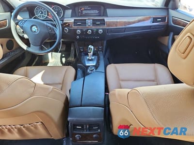 Zdjęcie 8 z 12 samochodu: 2010 BMW 528 XI VIN:WBANV1C51AC445915 - miniatura