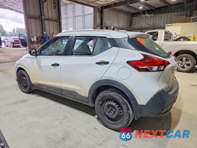 Drugie zdjęcie samochodu z przodu: 2018 NISSAN KICKS S VIN:3N1CP5CU0JL508142 - miniatura