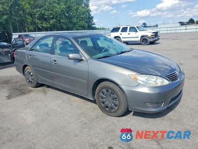 Czwarte zdjęcie samochodu z boku: 2005 TOYOTA CAMRY LE VIN:4T1BE32K65U545027 - miniatura