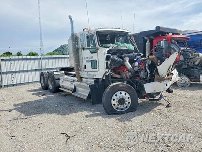 2017 KENWORTH T800 SEMI TRUCK 1XKDD40X5HR141166 - główne zdjęcie licytacji z USA - miniatura
