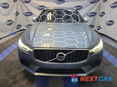 Piąte zdjęcie samochodu w środku: 2019 VOLVO XC60 T6 R-DESIGN VIN:YV4A22RM6K1351487 - miniatura