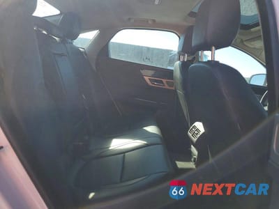 Zdjęcie 10 z 12 samochodu: 2019 JAGUAR XF PREMIUM VIN:SAJBD4FX9KCY78845 - miniatura