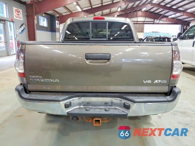 Zdjęcie 6 z 12 samochodu: 2014 TOYOTA TACOMA DOUBLE CAB VIN:3TMLU4EN7EM138264 - miniatura