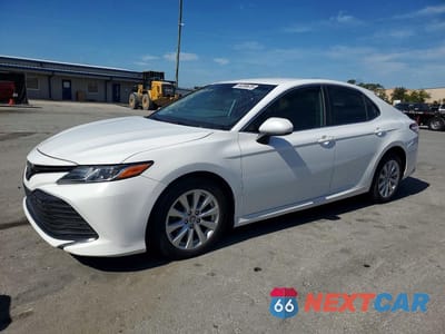 2020 TOYOTA CAMRY LE 4T1C11AK1LU938386 - główne zdjęcie licytacji z USA - miniatura