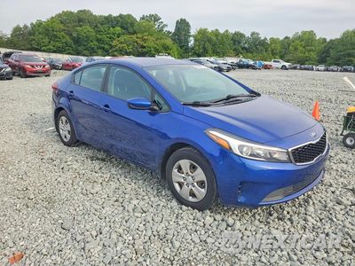 Czwarte zdjęcie samochodu z boku: 2017 KIA FORTE LX VIN:3KPFK4A70HE033607 - miniatura