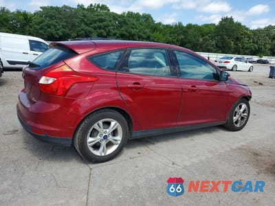 Trzecie zdjęcie samochodu z tyłu: 2014 FORD FOCUS SE VIN:1FADP3K26EL375528 - miniatura