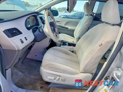 Zdjęcie 7 z 13 samochodu: 2015 TOYOTA SIENNA SPORT VIN:5TDXK3DC4FS598694 - miniatura