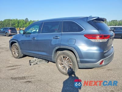 Drugie zdjęcie samochodu z przodu: 2018 TOYOTA HIGHLANDER XLE VIN:5TDKZRFH7JS280711 - miniatura
