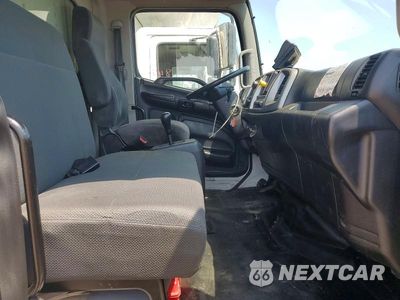 Piąte zdjęcie samochodu w środku: 2016 HINO 268A REFRIGERATED BOX TRUCK VIN:5PVNJ8JR3G4S51211 - miniatura