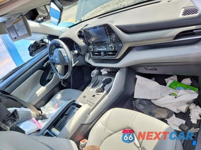 Zdjęcie 8 z 14 samochodu: 2021 TOYOTA HIGHLANDER XLE VIN:5TDGZRAH9MS081032 - miniatura