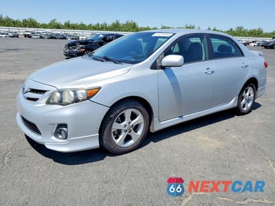 2013 TOYOTA COROLLA S 2T1BU4EEXDC956302 - główne zdjęcie licytacji z USA - miniatura