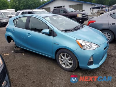 Czwarte zdjęcie samochodu z boku: 2013 TOYOTA PRIUS C THREE VIN:JTDKDTB32D1043986 - miniatura