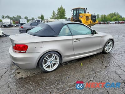 Trzecie zdjęcie samochodu z tyłu: 2012 BMW 135 I VIN:WBAUN7C53CVM26496 - miniatura