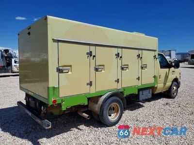 Trzecie zdjęcie samochodu z tyłu: 2011 FORD ECONOLINE E450 SUPER DUTY CUTAWAY VAN VIN:1FDXE4FL2BDA57378 - miniatura