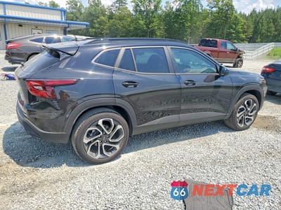 Trzecie zdjęcie samochodu z tyłu: 2026 CHEVROLET TRAX 2RS VIN:KL77LJEP8TC086191 - miniatura