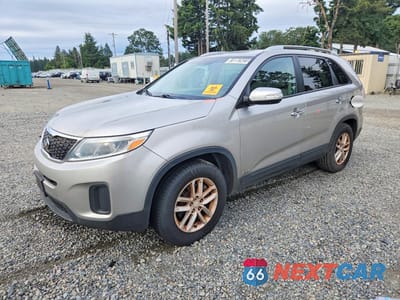 2015 KIA SORENTO LX 5XYKTDA77FG653771 - główne zdjęcie licytacji z USA - miniatura