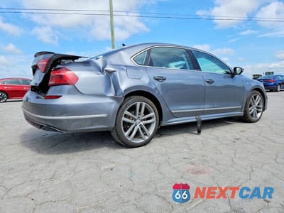 Trzecie zdjęcie samochodu z tyłu: 2019 VOLKSWAGEN PASSAT SE R-LINE VIN:1VWMA7A36KC003564 - miniatura