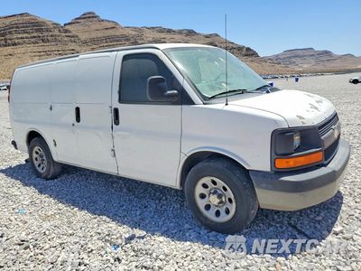 Czwarte zdjęcie samochodu z boku: 2012 CHEVROLET EXPRESS 1500 CARGO DELIVERY VAN VIN:1GCSGAFX9C1151304 - miniatura